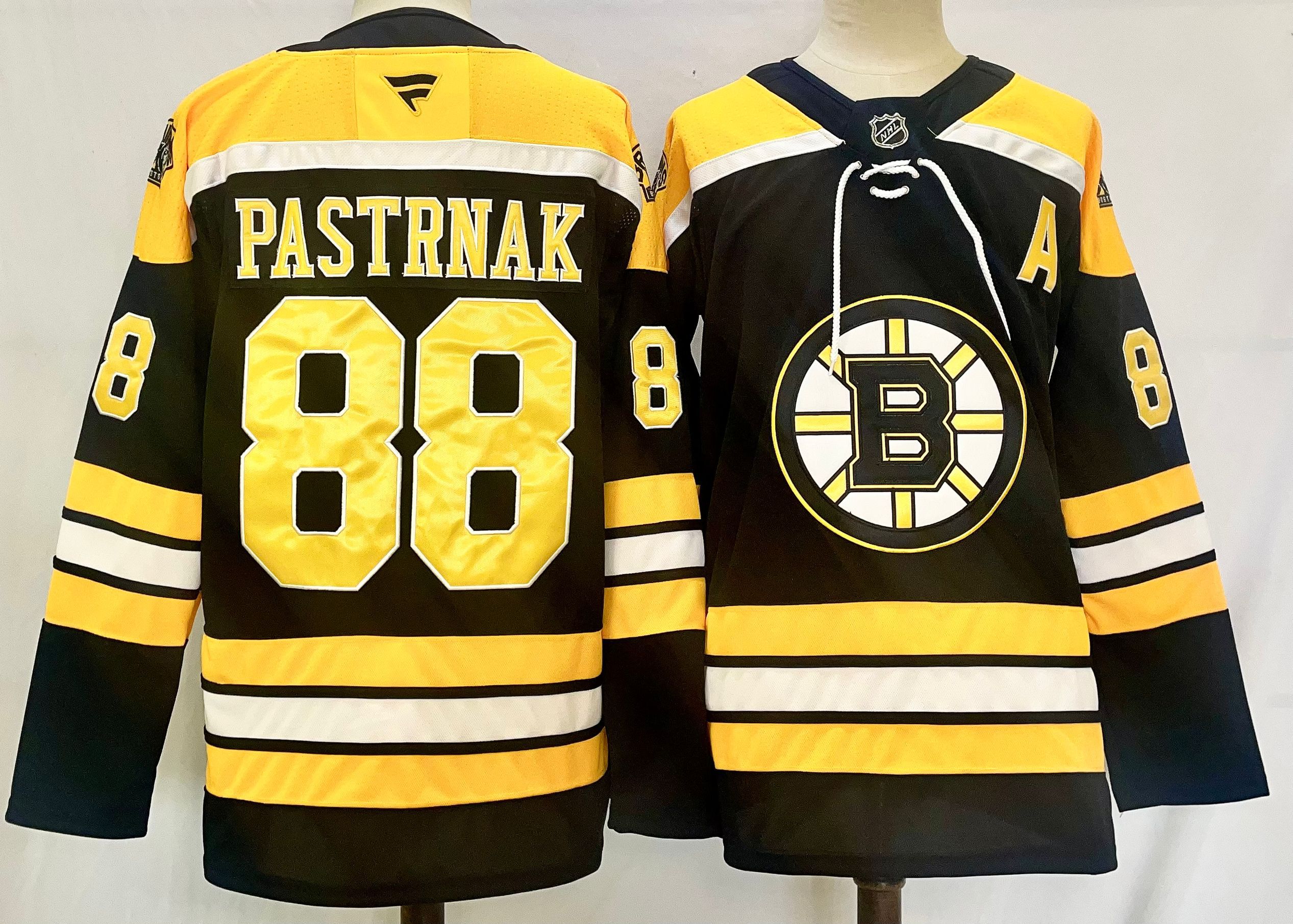 Men Boston Bruins #88 Pastrnak Black 2025 Home Premier Player NHL Jersey style 1